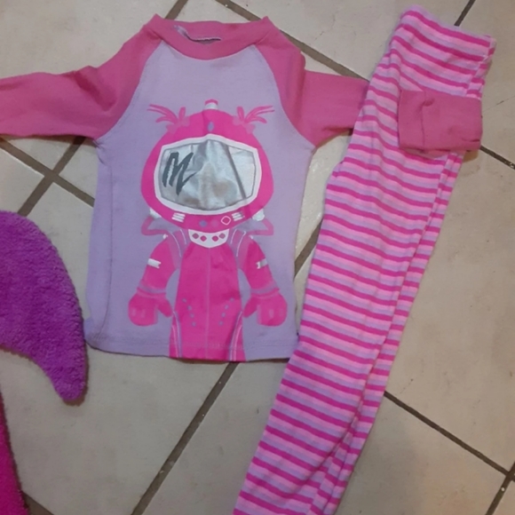 3 piece matching  sleep set size 6 - Picture 5 of 8